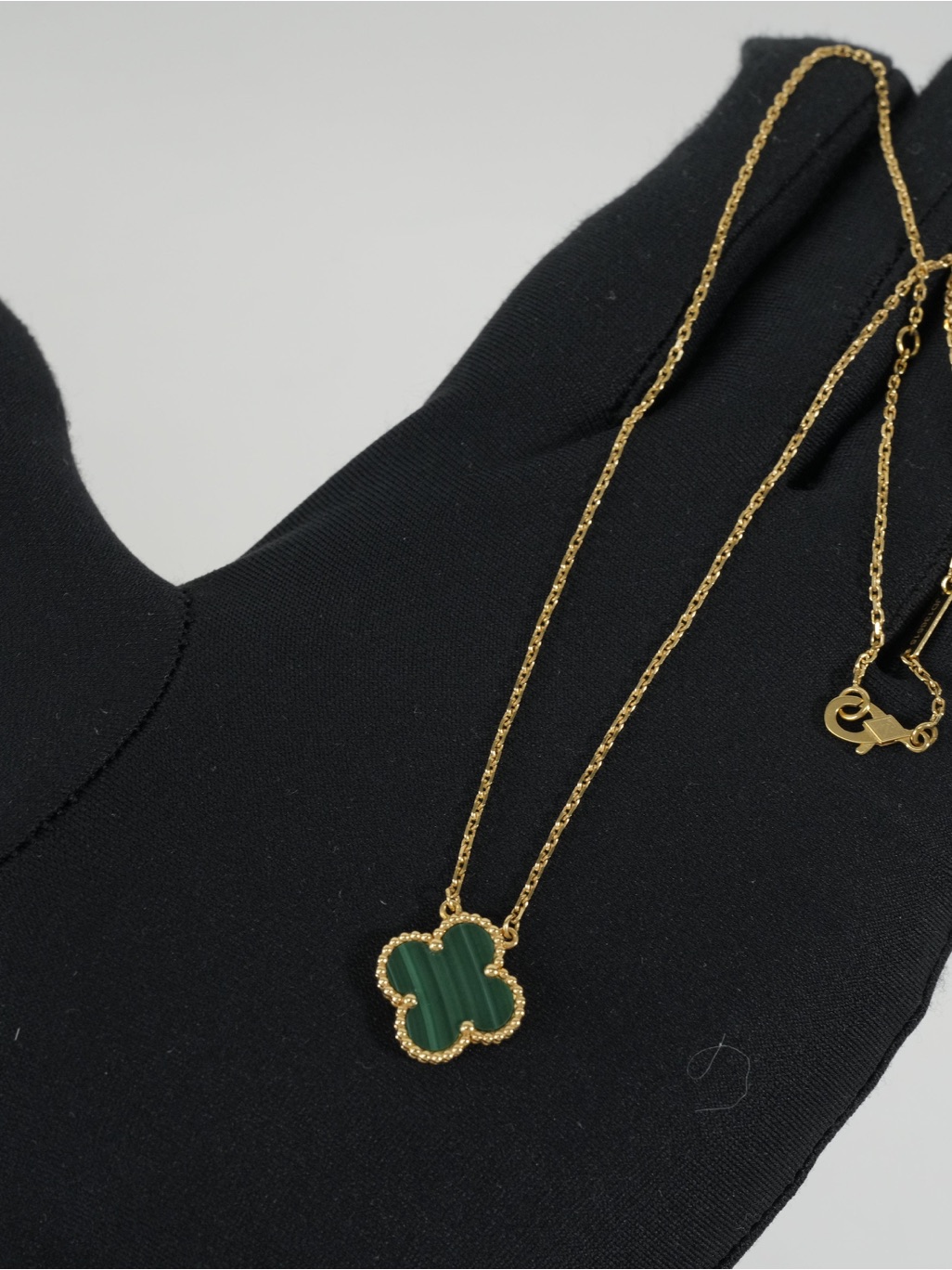 Van Cleef & Arpels 18k Yellow Gold Vintage Alhambra Malachite Pendant Necklace — image 4 of 5